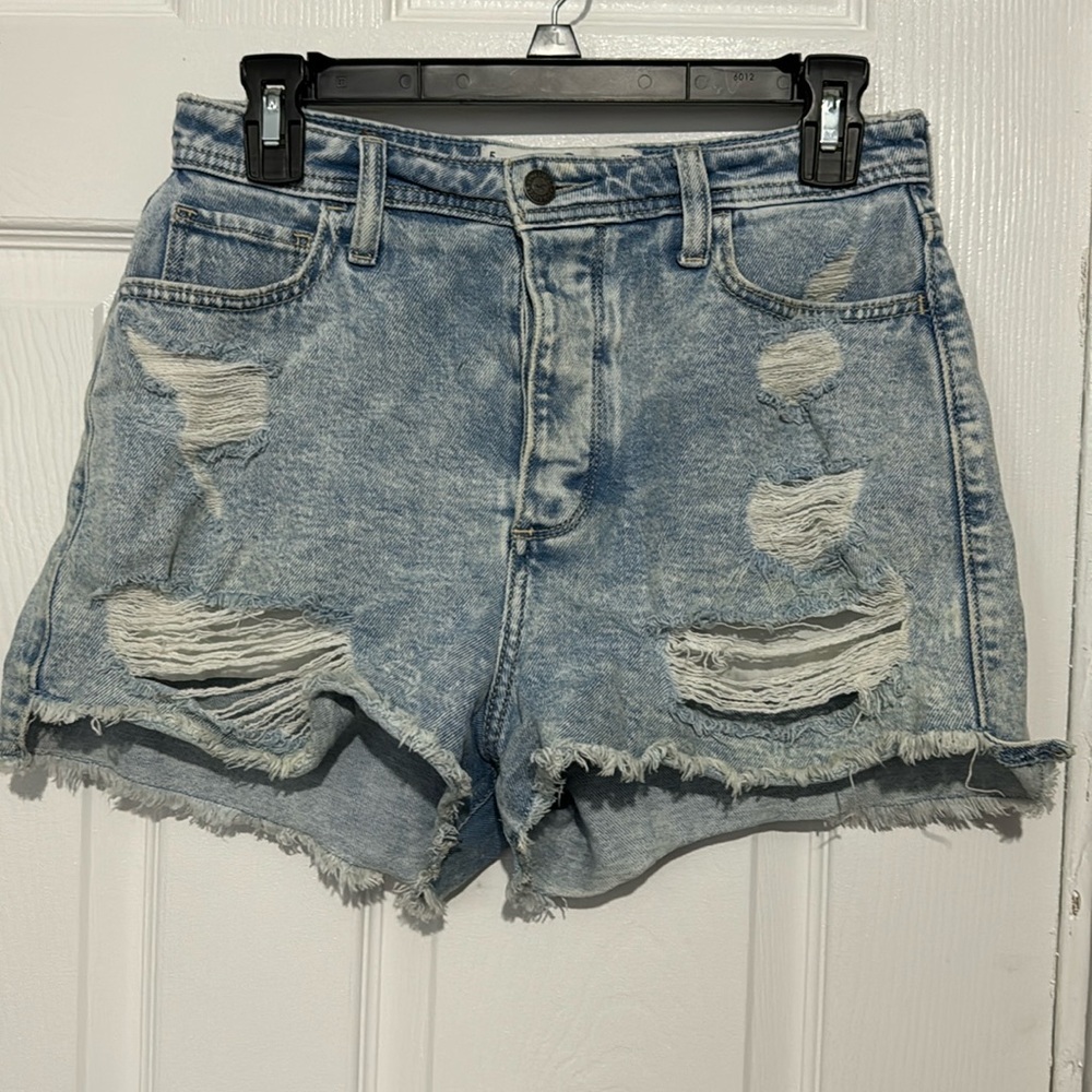HOLLISTER Curvy Ultra High-Rise Mom Short